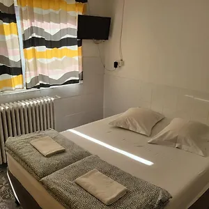 Gara De Nord-banat-4-you Hostel